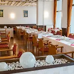 Arpad Otel Tatabánya