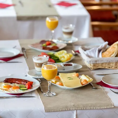 árpád Hotel 3*