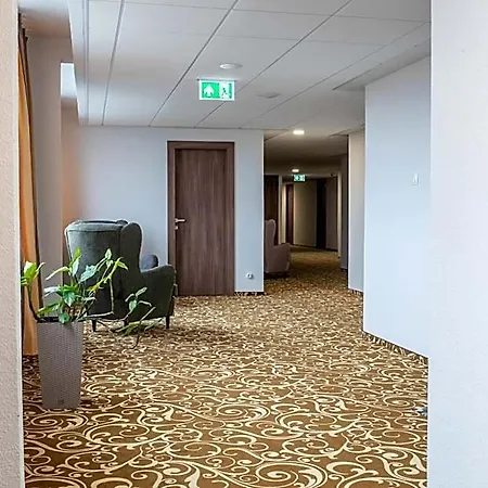 Arpad 3* Tatabánya